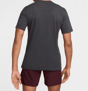 Nike M DF Tee Iykyk Fitness DK Smoke Gry