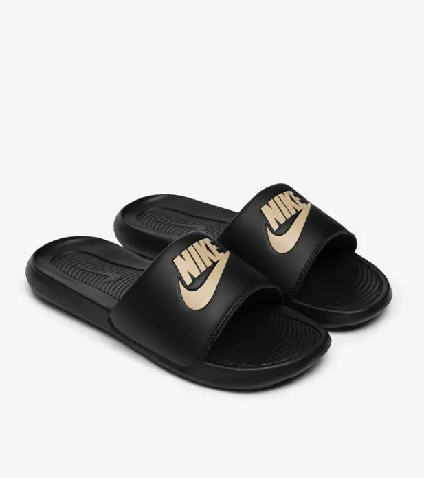 Nike Victori One Black