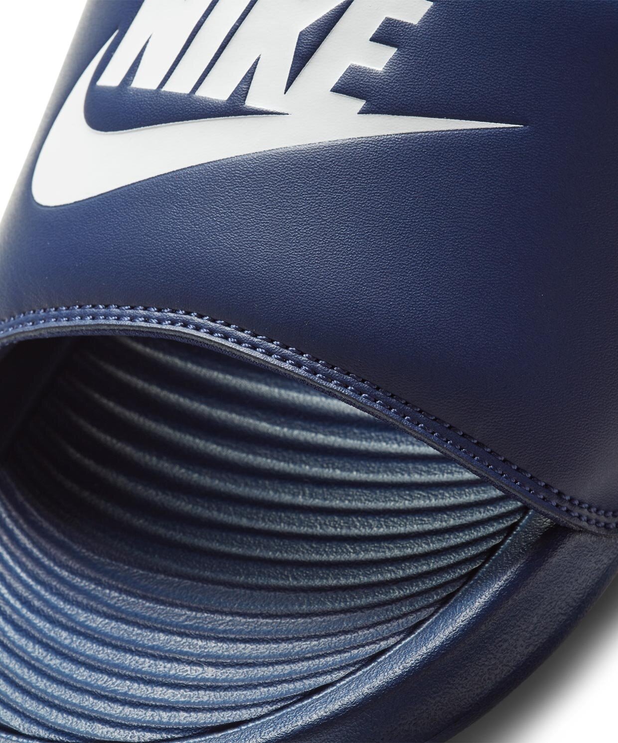 Nike Victori One